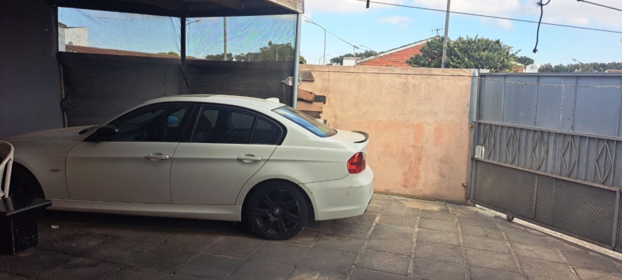 2 Bedroom Property for Sale in Lentegeur Western Cape